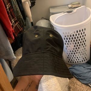 bucket hat